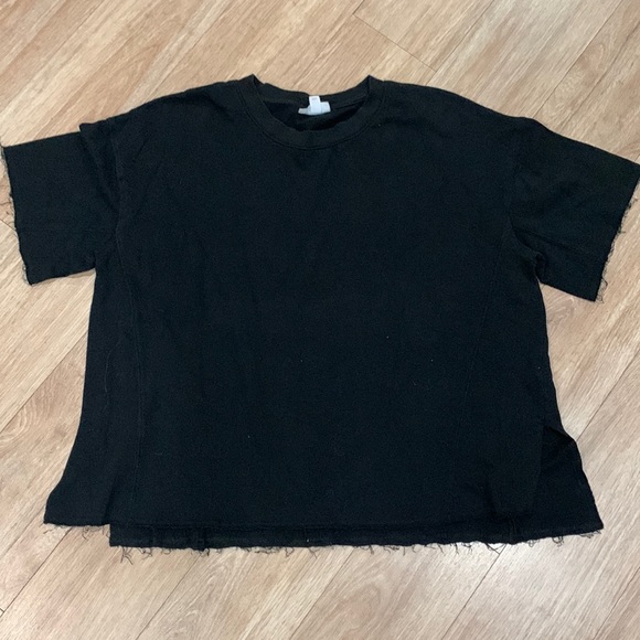 Aemi + Co Frayed Edge Round Neck Sweatshirt